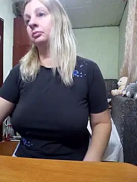 BustyBlond's cam snapshot