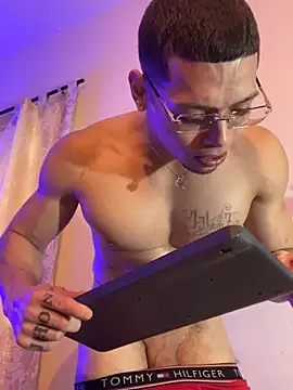 Matt_your_master_ live sex cam