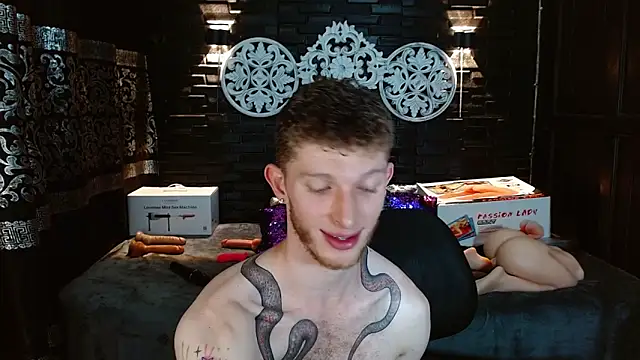 andrewxbi's cam snapshot