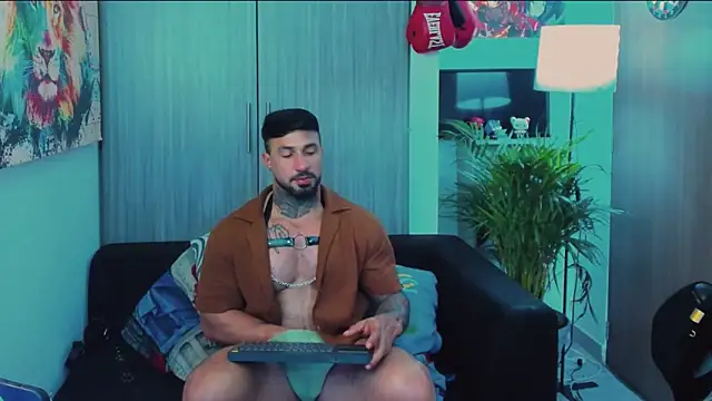 naugthy_dominant's cam snapshot