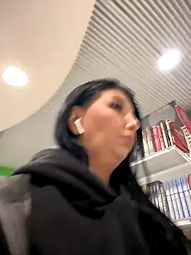 Tisha_Busty live sex cam