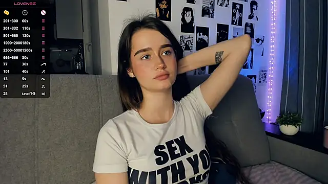 lovelyalivia live sex cam