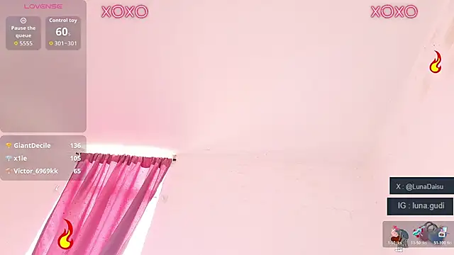 LunaGudi live sex cam