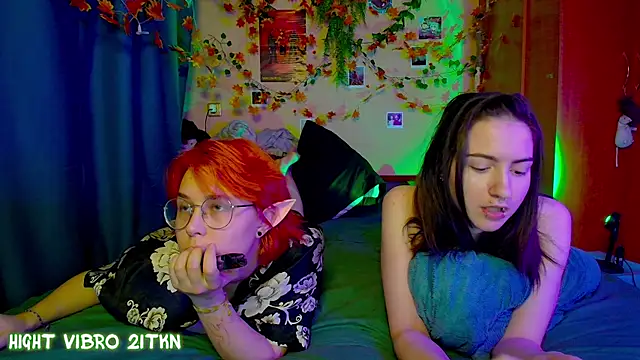 TrickyKitsune live sex cam