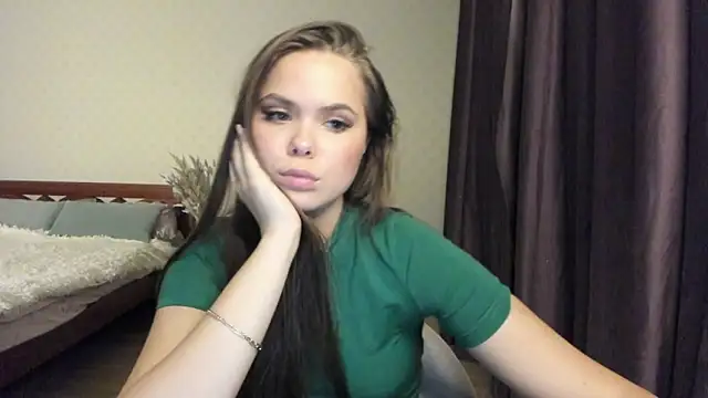 Kira_love_81 live sex cam