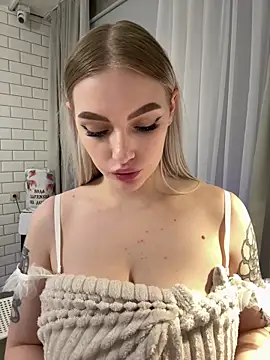 HugeBoobsAlice live sex cam