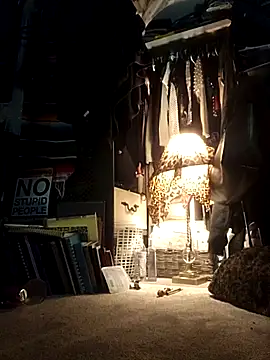 ShysluutGia live sex cam