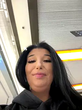 Tisha_Busty live sex cam