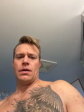 DILFiGuess1 live sex cam