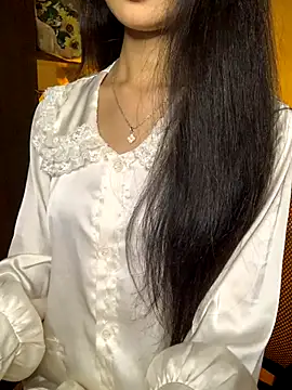 Nhinhi18 live sex cam