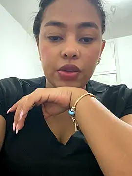 PUSHYLATE's cam snapshot