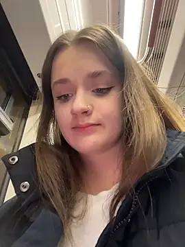 KittyQueeny live sex cam