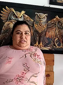 curvy_diva_'s cam snapshot