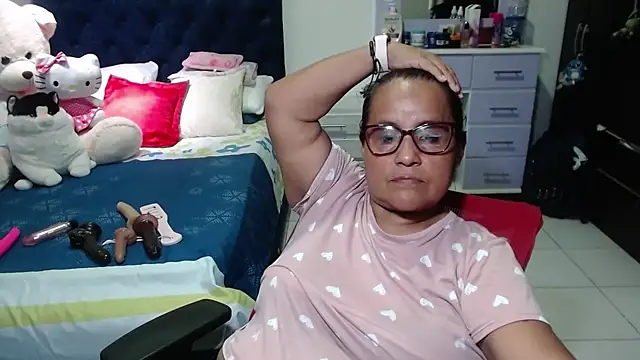 pervert_mommy_'s cam snapshot