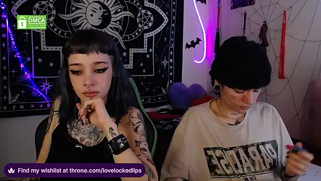 lovelockedlips live sex cam