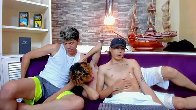 PoisonGuys live sex cam