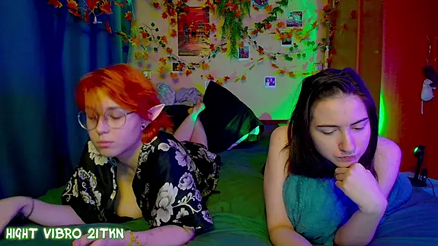 TrickyKitsune live sex cam