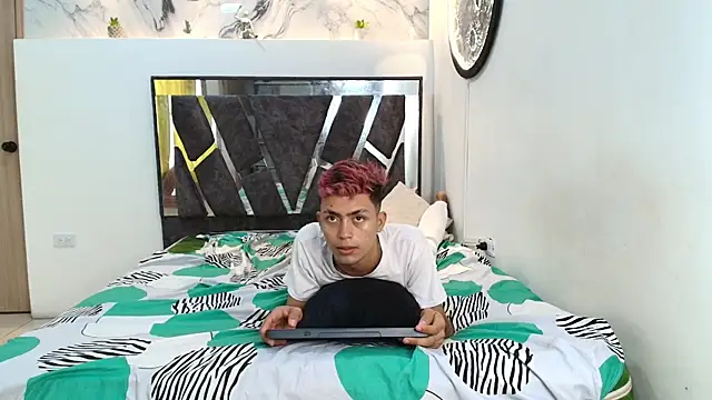 VERY_HOT_GUYS live sex cam