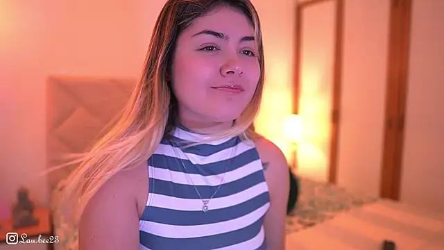 Lau_Bee live sex cam