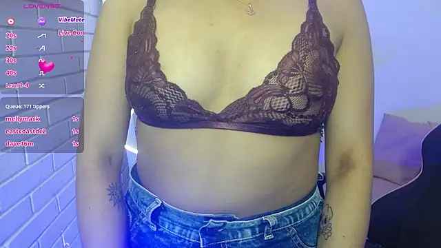 PEACHY_TAY live sex cam