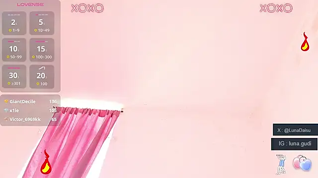 LunaGudi live sex cam