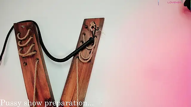 lil_shouty_bitch live sex cam