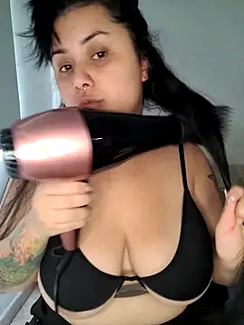 CurvyNoir live sex cam