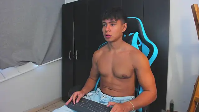 Bray_Kevin live sex cam