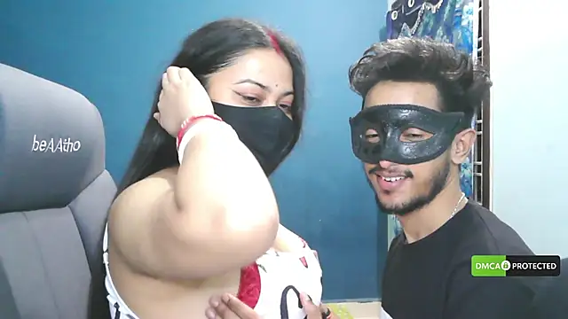 SassyWildCouple live sex cam