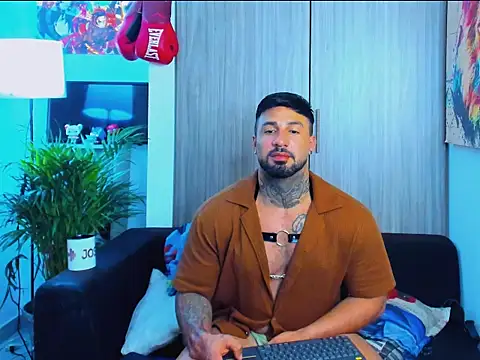 naugthy_dominant live sex cam