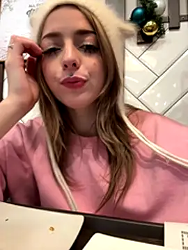 LoraaDoll live sex cam