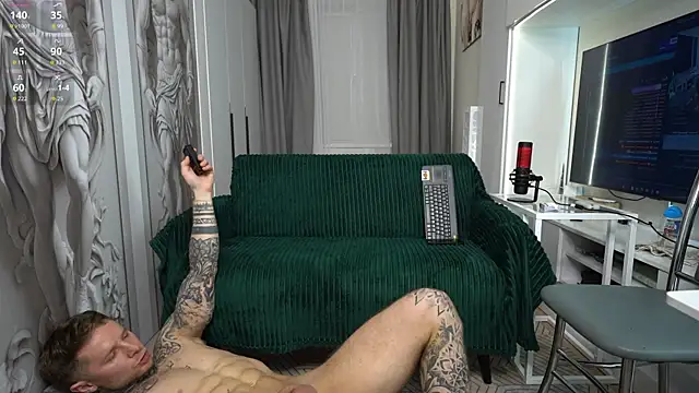 NickHOWLEN live sex cam