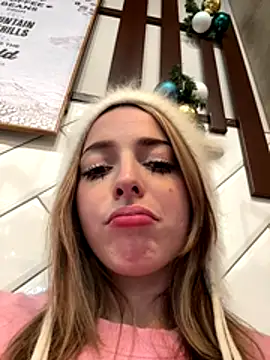 LoraaDoll's cam snapshot