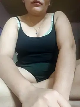 Tanvi_02's cam snapshot