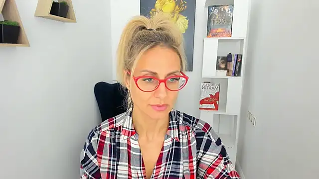 MuseOfStage live sex cam