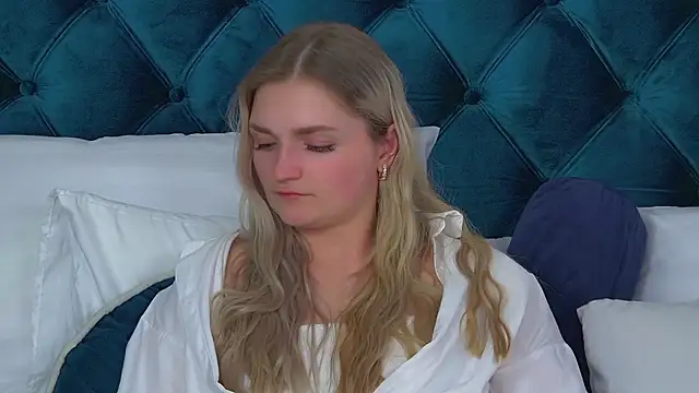 AnnyRaii's cam snapshot