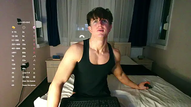 ChristianLevine_'s cam snapshot