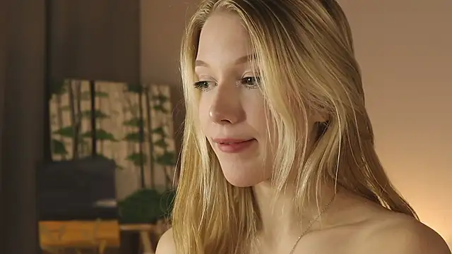 AliceLebel live sex cam