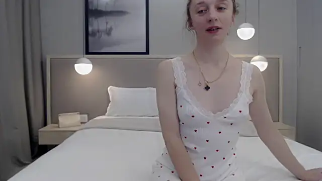 ShySchoolGirl live sex cam