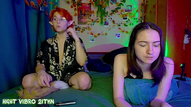 TrickyKitsune live sex cam