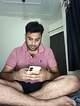 ITZ_GURU live sex cam