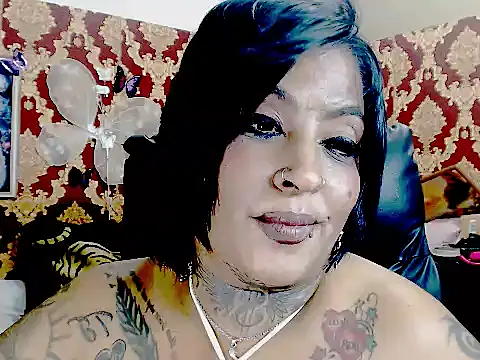 Indiancatz2 live sex cam