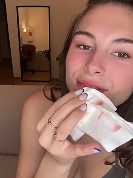 SophiiaStarr live sex cam