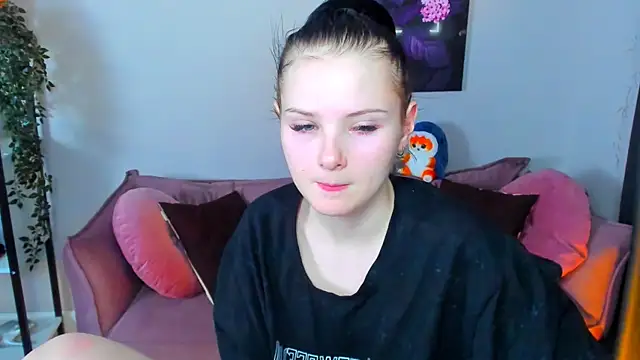 Leila_xxBaby's cam snapshot