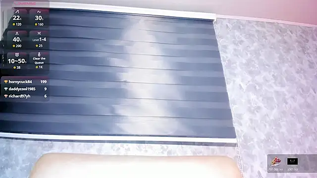 Luciaoregon live sex cam