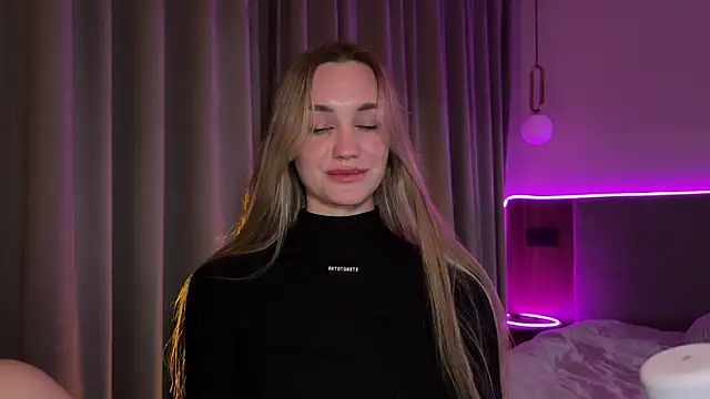 chillroom_'s cam snapshot