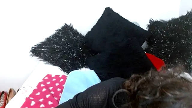 Lunasquirt1985 live sex cam