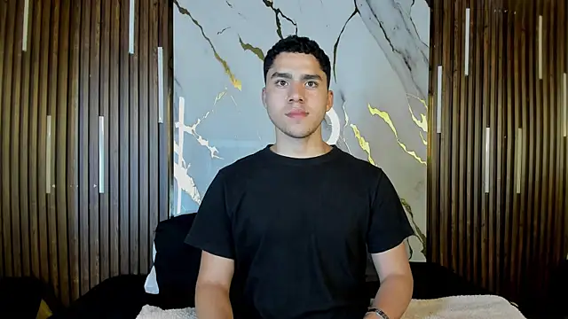 LiamNovak live sex cam