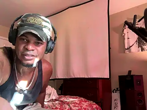 KeYBuMp323 live sex cam