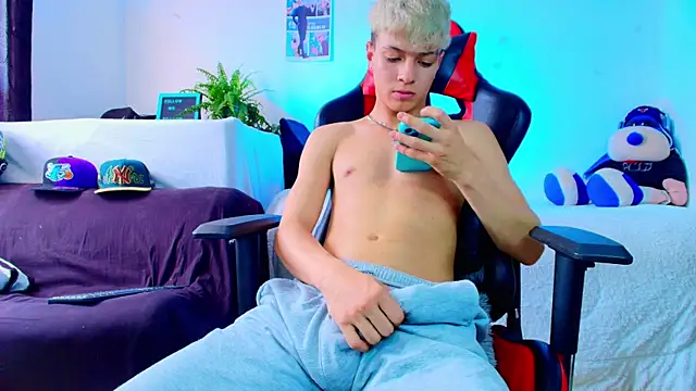 twink_sebas_ live sex cam